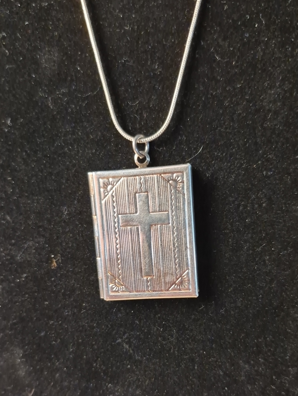 Silver Cross Locket Pendant Necklace - Women's Jewelry 925
